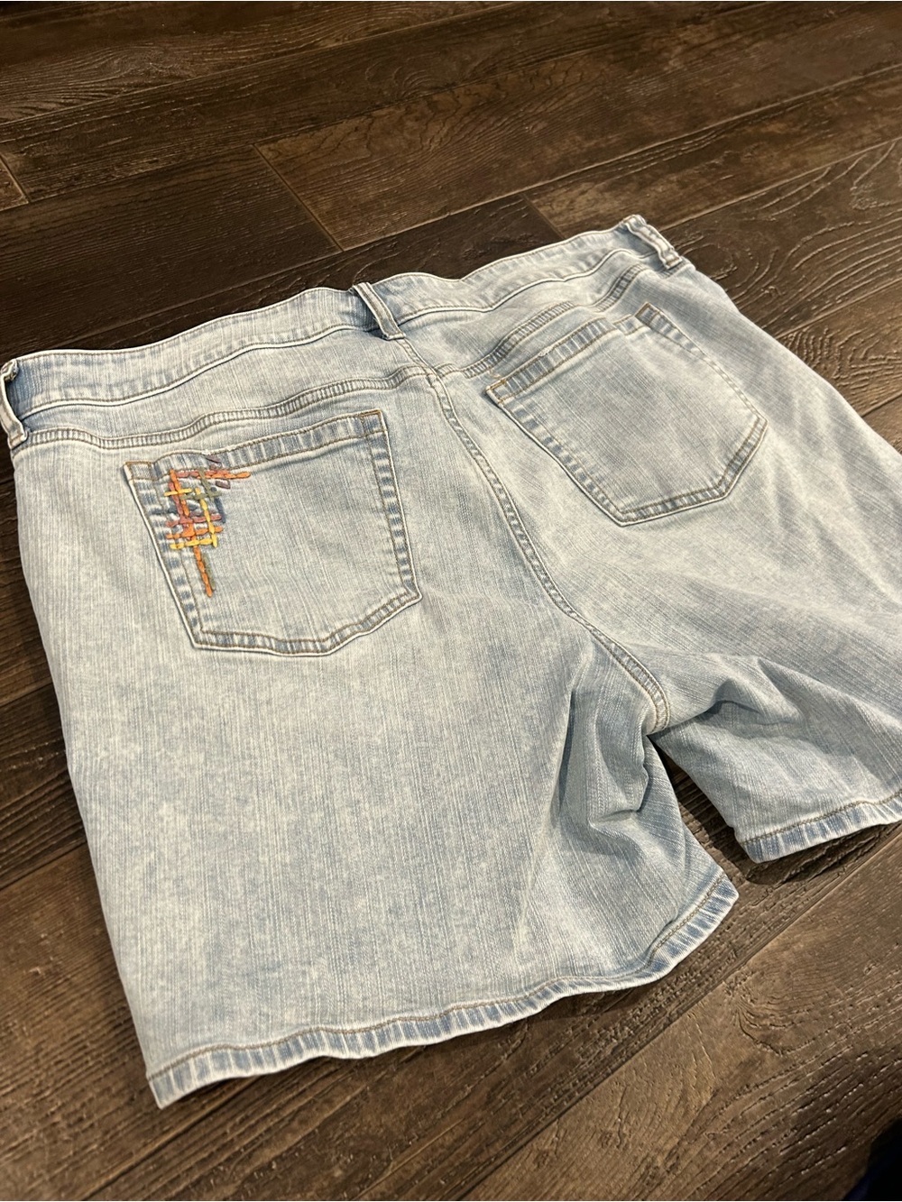 Light Wash Denim Shorts with Multicolor Embroidery - Picture 4 of 4